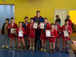 Сила в единстве: спортсмены-самбисты показали отличные результаты в турнире ко Дню народного единства Сила в единстве: спортсмены-самбисты показали отличные результаты в турнире ко Дню народного единства