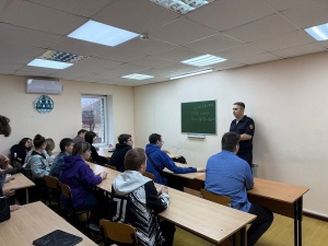 В Серебряных Прудах сотрудник полиции провёл акцию «Будь в форме» В Серебряных Прудах сотрудник полиции провёл акцию «Будь в форме»