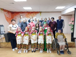 Творческий коллектив ДК «Дмитриевский» выступил с концертом для получателей социальных услуг Комплексного центра «Серебряно-Прудский Творческий коллектив ДК «Дмитриевский» выступил с концертом для получателей социальных услуг Комплексного центра «Серебряно-Прудский