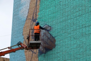 На улице Первомайской в Серебряных Прудах близится к завершению мурал, который посвятили маршалу Василию Ивановичу Чуйкову. На улице Первомайской в Серебряных Прудах близится к завершению мурал, который посвятили маршалу Василию Ивановичу Чуйкову.