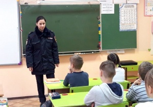 В Серебряных Прудах полицейские провели со школьниками профилактическую беседу