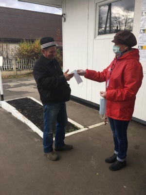  Волонтеры ежедневно выходят на проверку общественного транспорта.