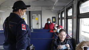 В транспорте Подмосковья усилили контроль за соблюдением масочного режима