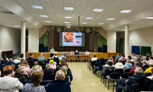 На родительском собрании обсудили вопросы безопасности несовершеннолетних.