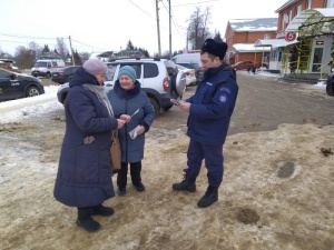 Работники ГКУ МО «Мособлпожспас» провели противопожарный рейд в городском округе Серебряные Пруды