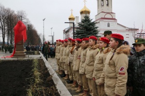 Торжественное открытие памятника Дохтурова Д.С.