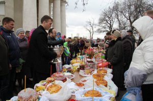 В Великую субботу в Серебрянопрудских храмах и церквях проходила подготовка в празднику Пасхи