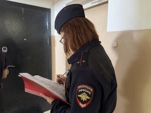 Полицейские Серебряных Прудов проверили подучетные семьи Полицейские Серебряных Прудов проверили подучетные семьи