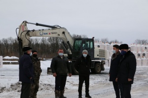 Глава городского округа  О.В. Павлихин  встретился с работниками  торговой базы  ООО «Сельхозхимия»