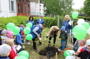 В городском округе Серебряные Пруды 1 июня по инициативе Партии «Единая Россия» стартовала акция «Фруктовые сады — детям»