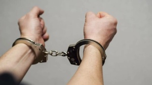В Серебряных Прудах полицейские задержали подозреваемых в краже денег с банковской карты