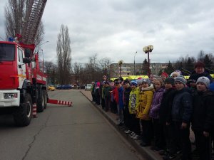 Выставка техники, применяемой при тушении пожаров