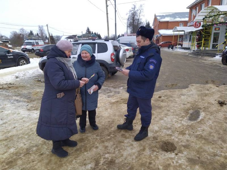 Работники ГКУ МО «Мособлпожспас» провели противопожарный рейд в городском округе Серебряные Пруды